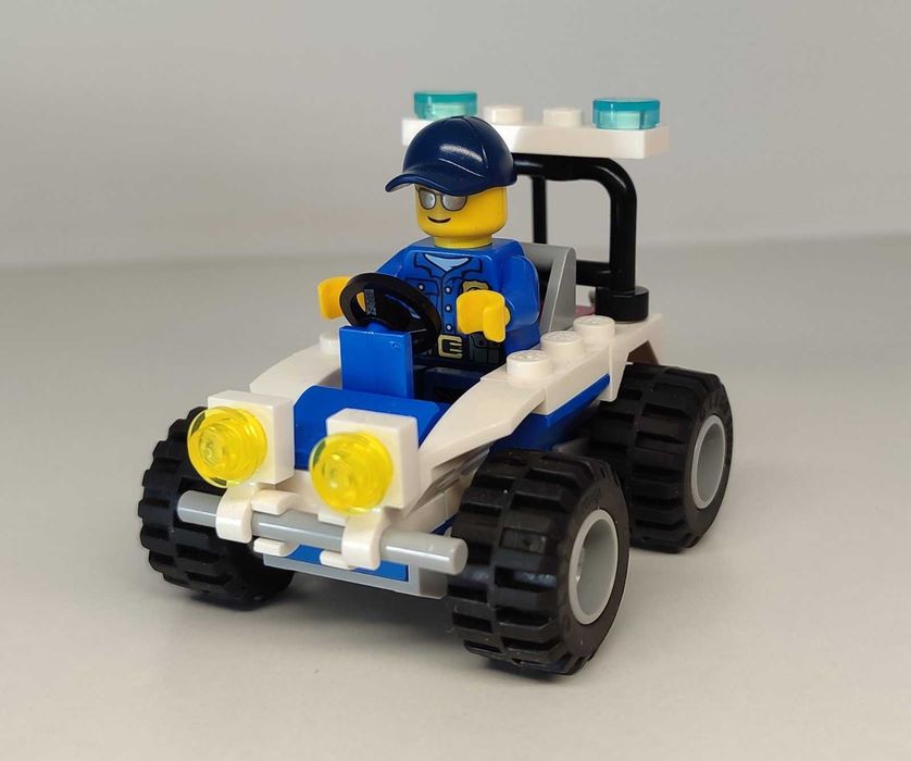 LEGO City набори: 30228 та 60312