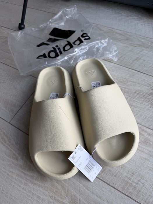 adidas yeezy slide bone - купити чоловіче взуття - Ціна на OLX.ua