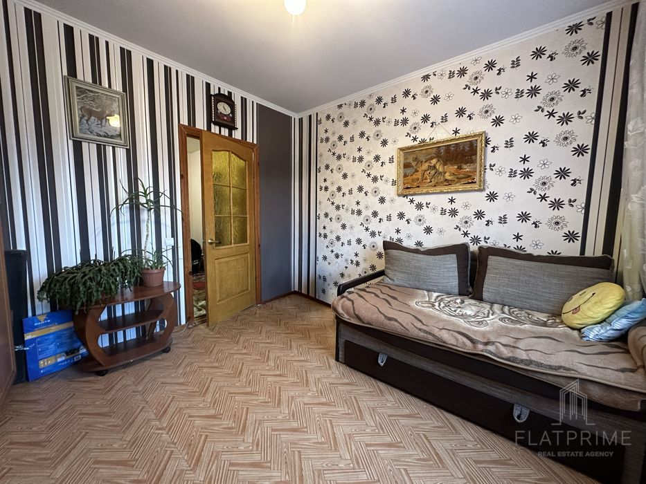 Продам 3-х кімнатну квартиру метро Осокорки