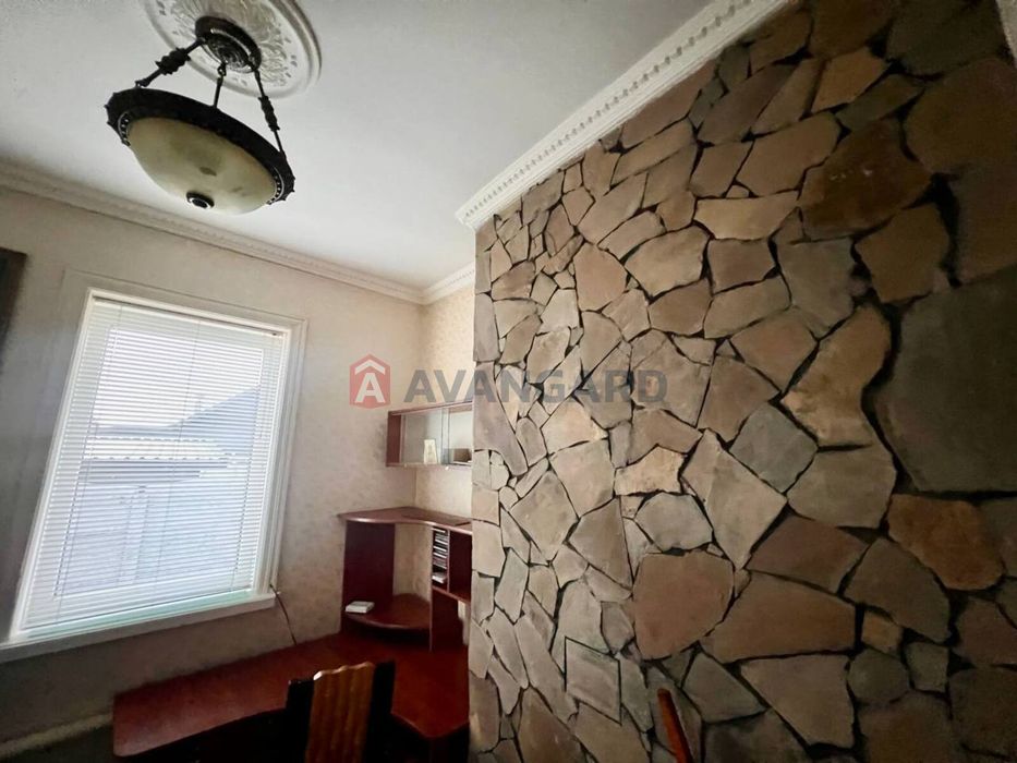 Здам доглянутий цегляний будинок у районі Казбет, вул. Василини.