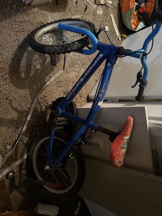 Vendo bicicleta de criança e adulto, pouco usada.