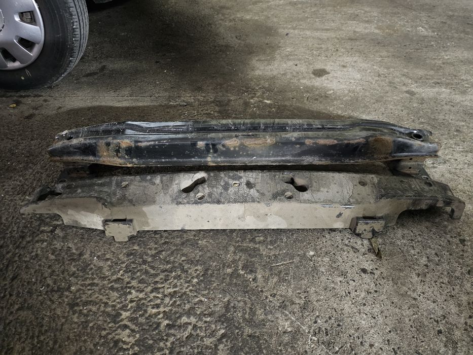 Усилитель бампера