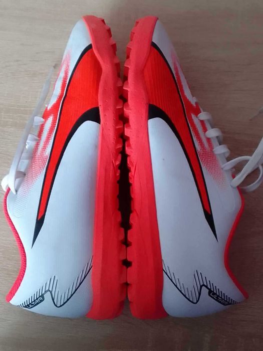 Buty pilkarskie korki