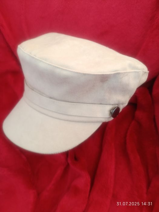 Кепка в ідеальному стані фирмы Waikiki.