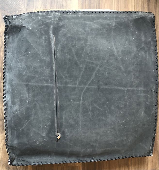 Poduchy z krowiej skóry