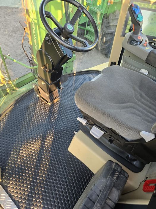 Комбайн свіжопривезений кормозбиральний krone 650