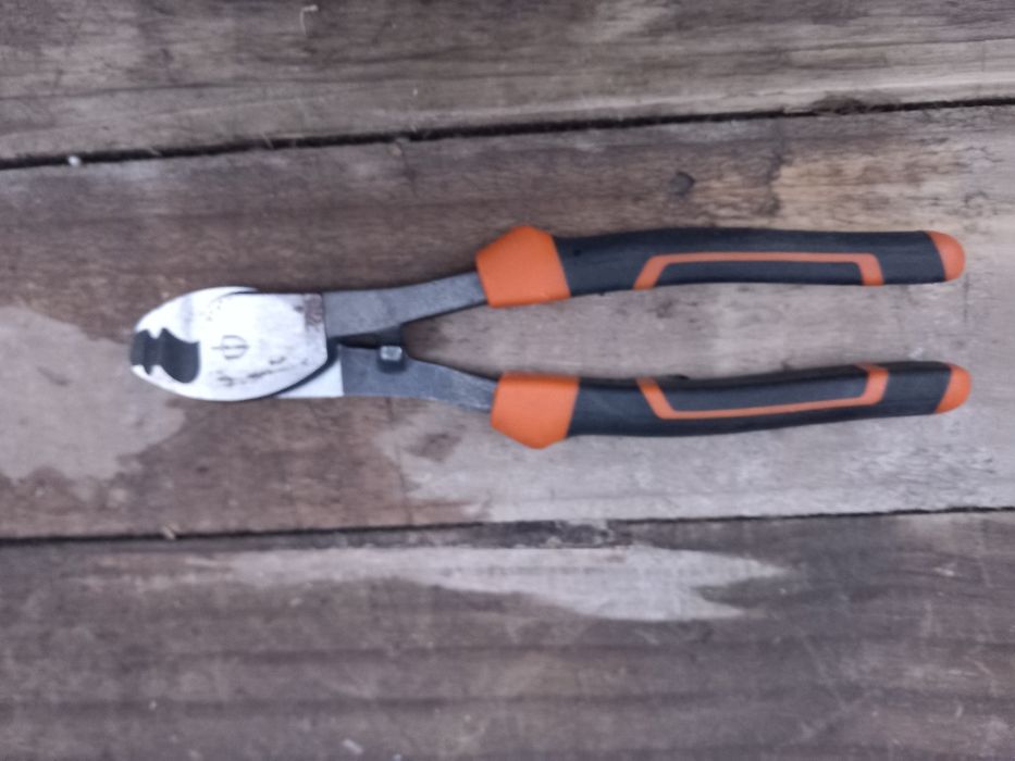 39Obcinak do kabli Magnusson 210 mm