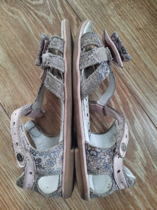 Buty sandałki rozmiar 31