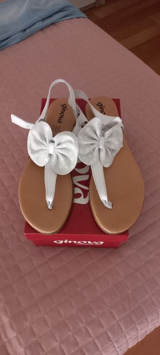 Sandálias novas ..