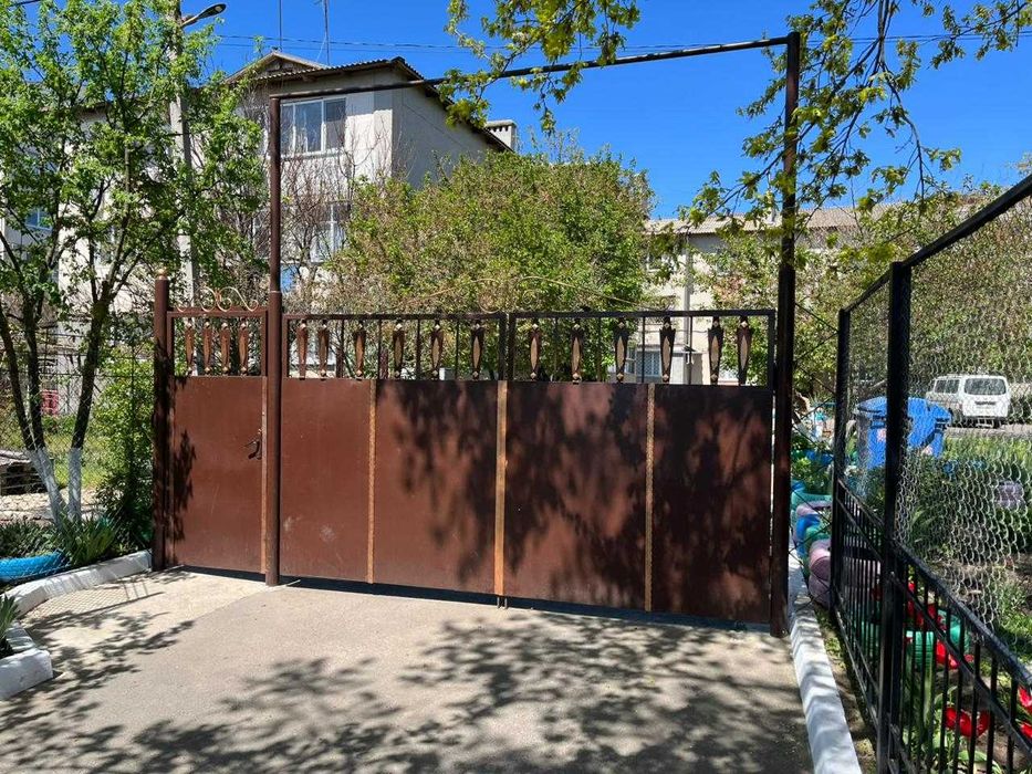 4 кімнатна кв 116м² біля моря, дворівнева, Чорноморка, можливо під єВідновлення, закритий двір