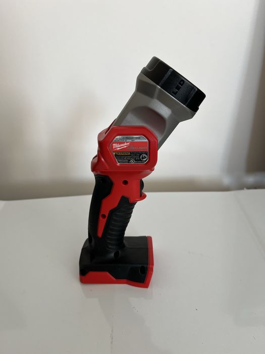 Прожектор -ліхтар milwaukee 2368-20  4500 люменів