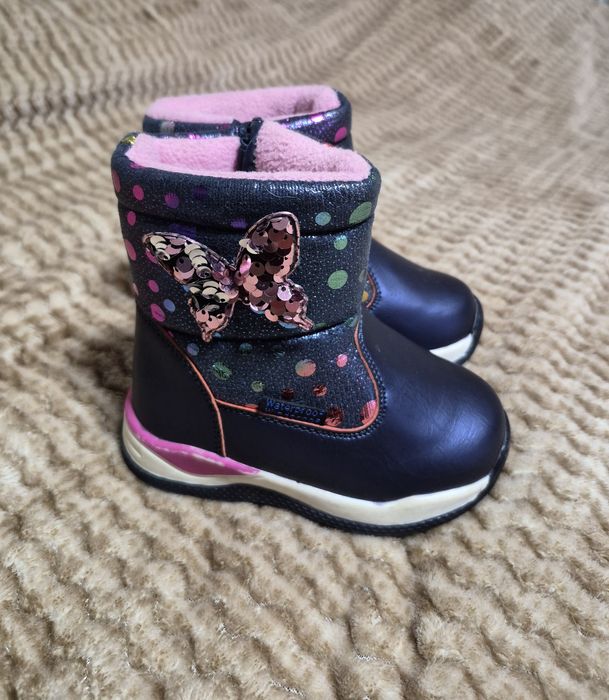 Продам нові зимові термочеревики для дівчинки