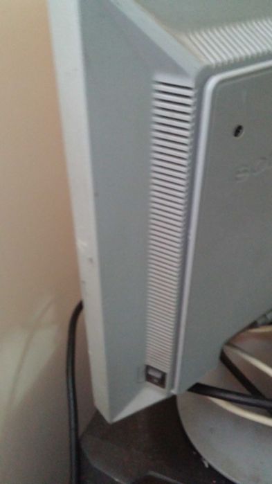 Monitor SONY 17 cali LCD GRATIS  kabel zasilający Wysyłka