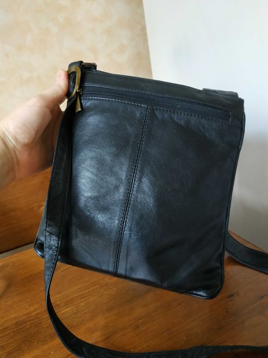 Класна чоловіча чорна сумка планшет на плече з натуральної шкіри