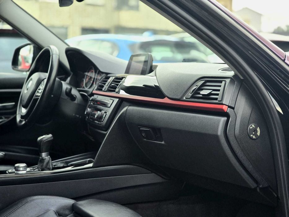 BMW 320D F30 PACK M 2.0 M PERFORMANCE (LOOK 335I)