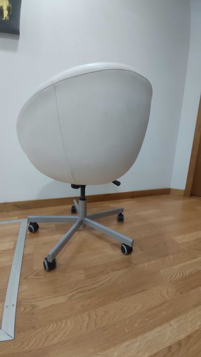 Cadeira de escritório SKRUVSTA (IKEA)