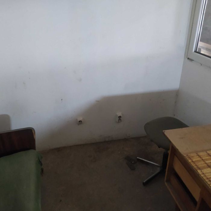 Дачний дім, вагончик, битовка, побутівка, времянка.