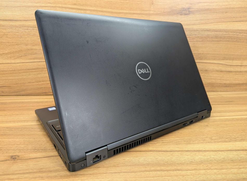 4039/Dell Latitude 5590/15,6"/Intel I5-7300U/256 GB SSD/RAM 8 GB/