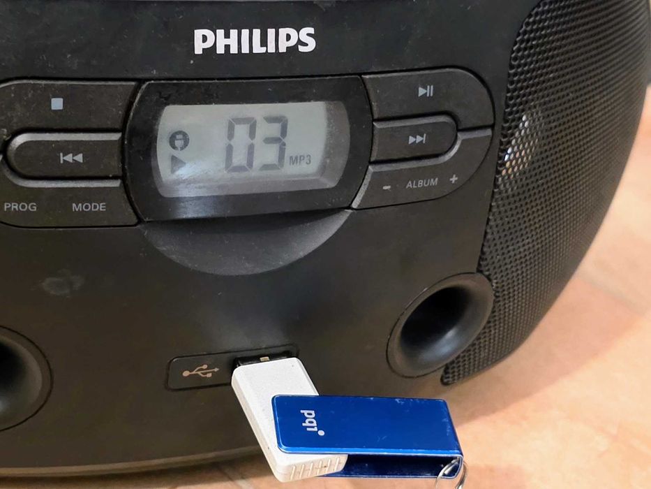 愛ページ PHILIPS Soundmachine AZ1048/12 CD: 900 грн. - Магнитолы и