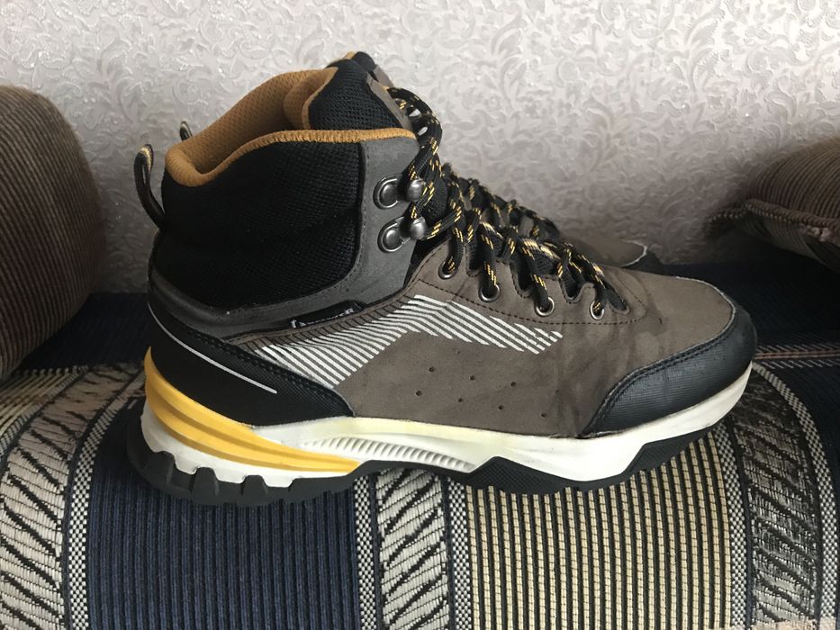 Кросівки Landrover 40-41 р, по устілці 25,5 см