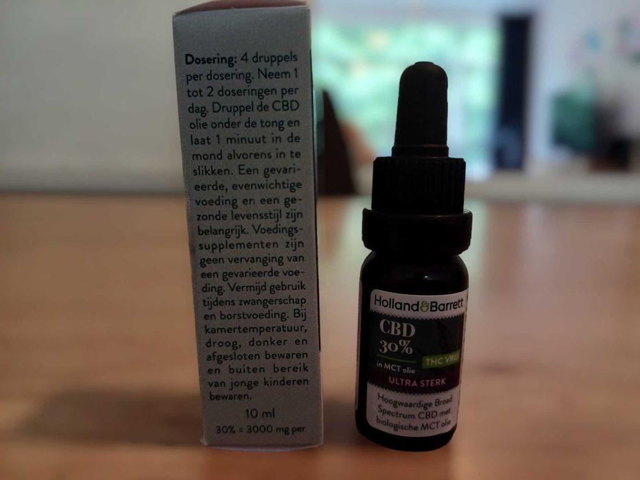 Holland & Barrett olejek CBD 30% MCT (10ml)