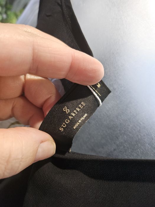 Sukienka prześliczna błyszcząca.