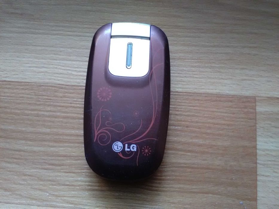 Обменяю мобильный телефон