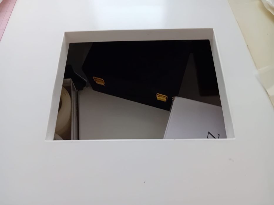 Balcão de loja prateado