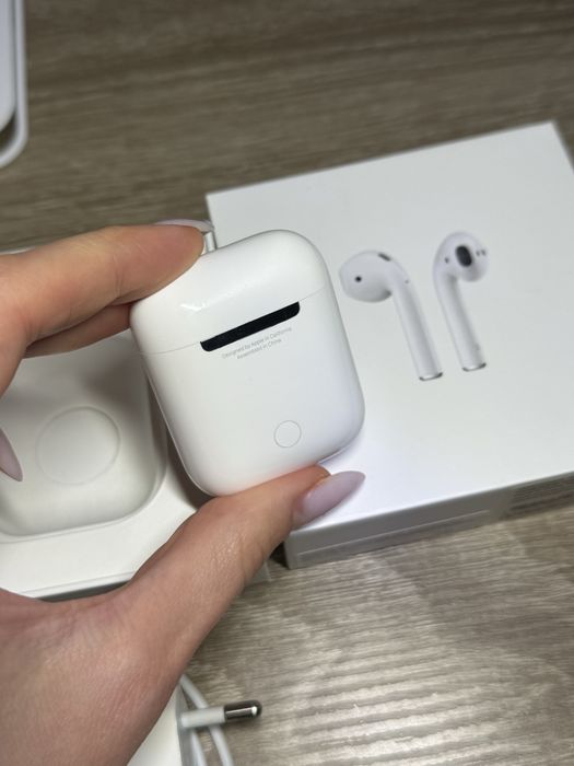 AirPods навушники з НЮАНСОМ