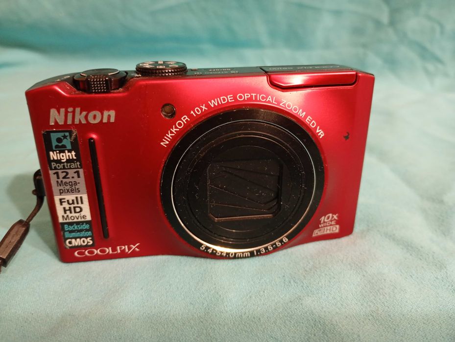 Bordowy Nikon Coolpix S8100. Nikor 10x, Nigh Portrait. Genialny aparat