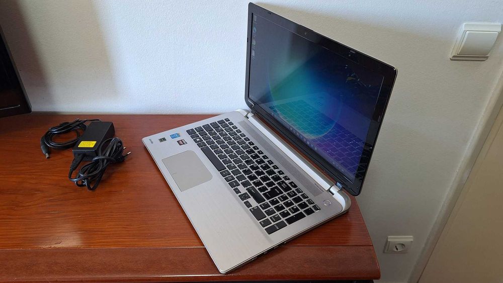 Toshiba S50 Core i7 3.1GHz- 8GB Ram- SSD 480GB- Radeon 2GB
