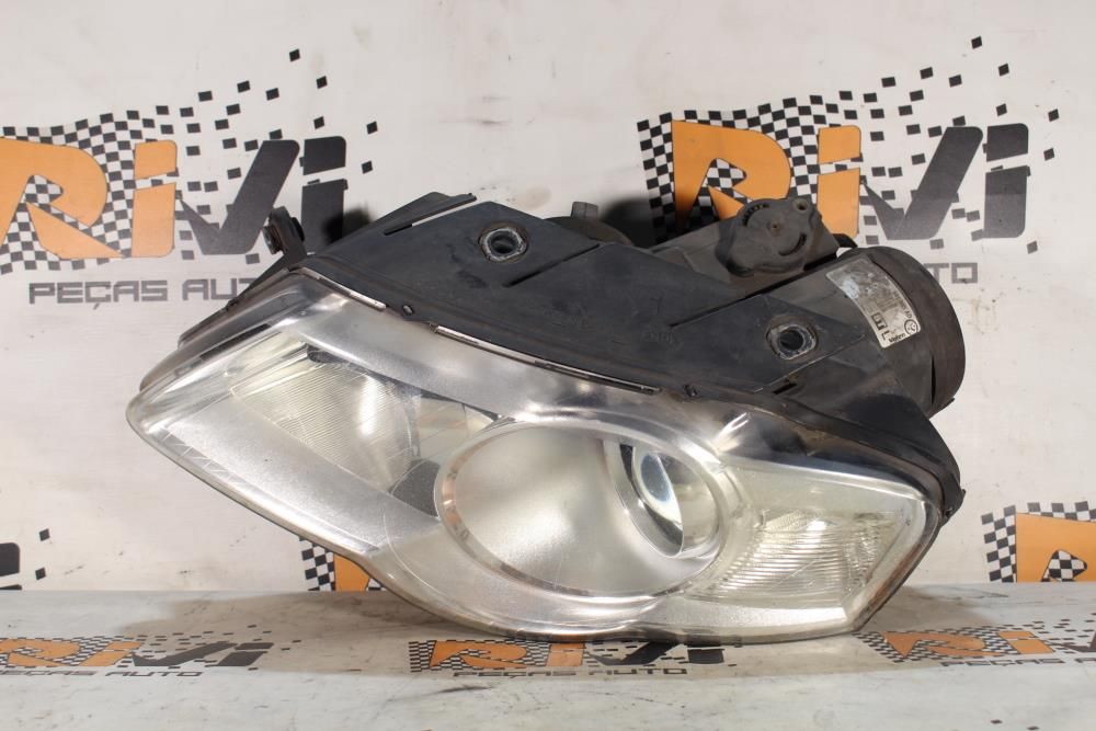 Ótica / farol esquerda VOLKSWAGEN Passat (3C2)
