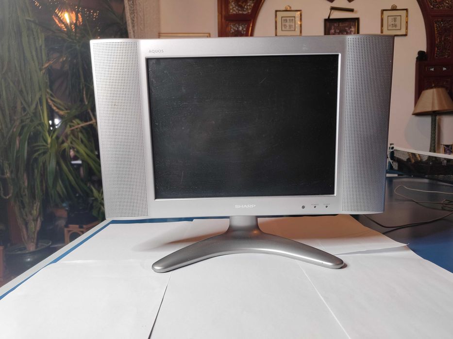 Sharp LCD LC-15B2M 15''
