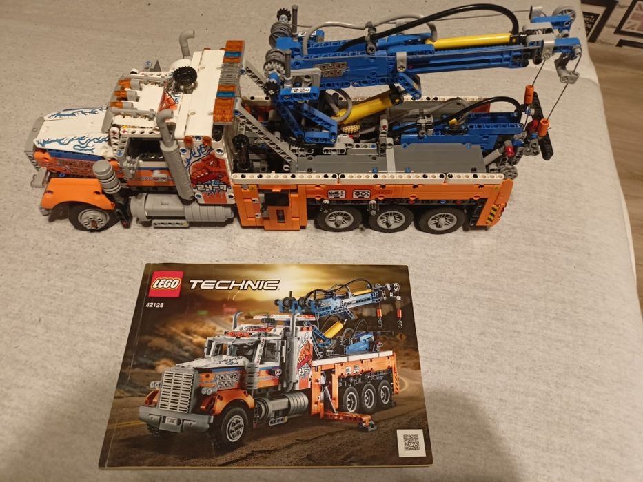LEGO technic ciężarówka pomoc drogowa