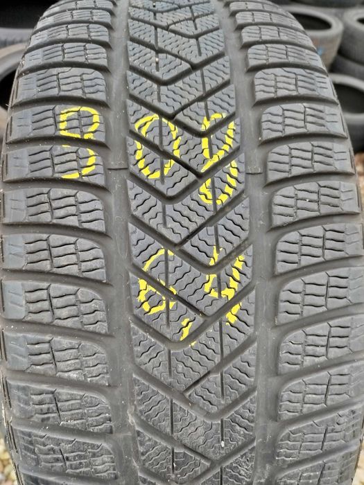 Opona używana 255/45R19 Pirelli Winter Sottozero 3 1szt.