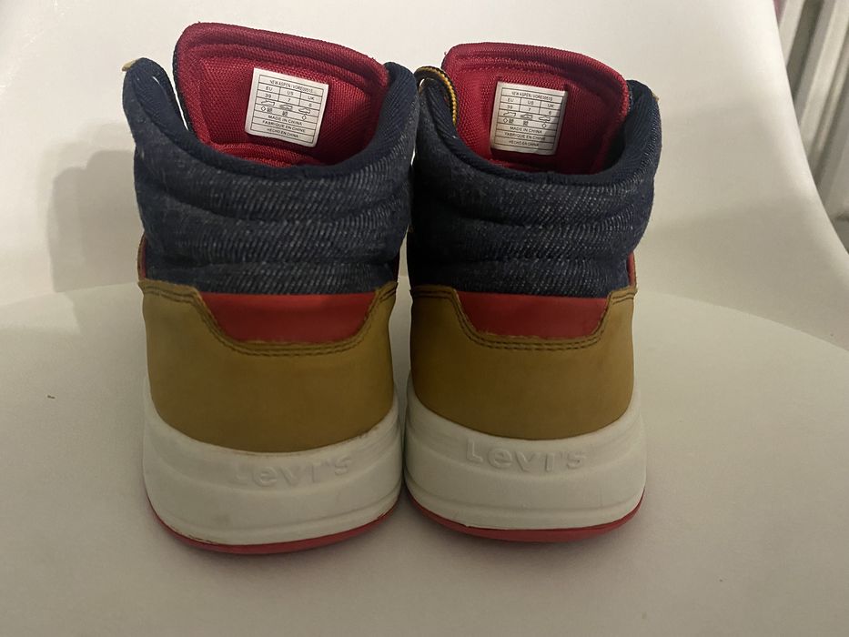 Levis Черевики демісезонні , 39 розмір, 25,5 см.