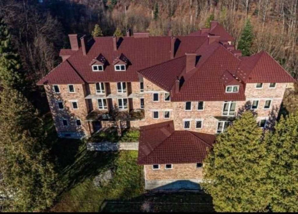 Готельний комплекс в Карпатах