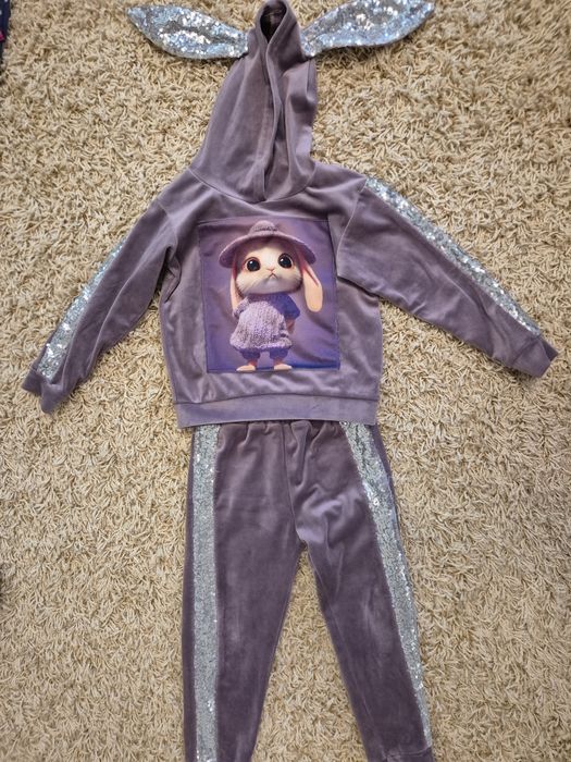 Костюм дівчачий "зайчик"