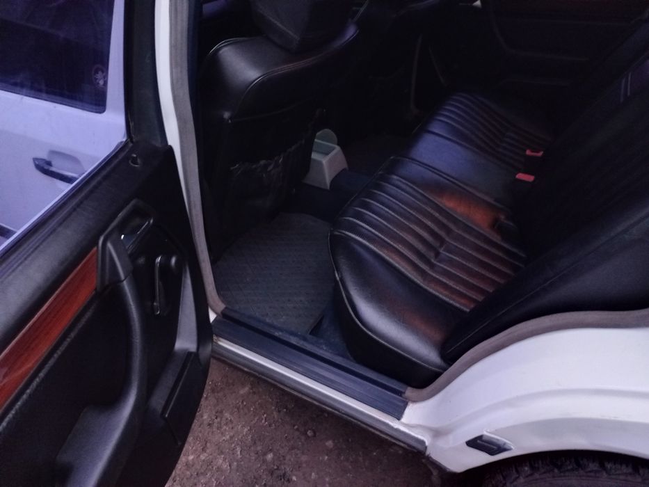 Mercedes-Benz E 124 260 (avtomat)