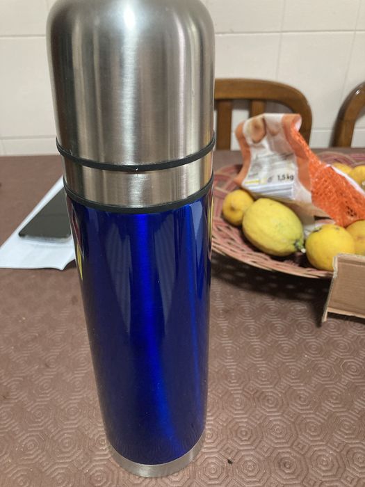 NOVA Garrafa termo inox com 2 copos 750 ml