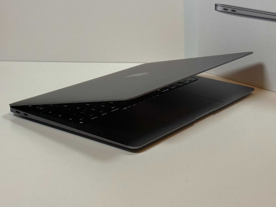 Apple MacBook Air 13 2020 - M1 8GB / 256GB - 87% Kondycji baterii - Gwarancja - Stan BDB