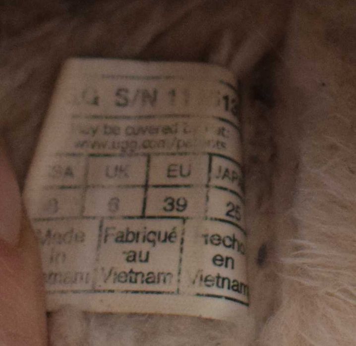 UGG Skórzane kapcie "Scuff" klapki brązowe 39