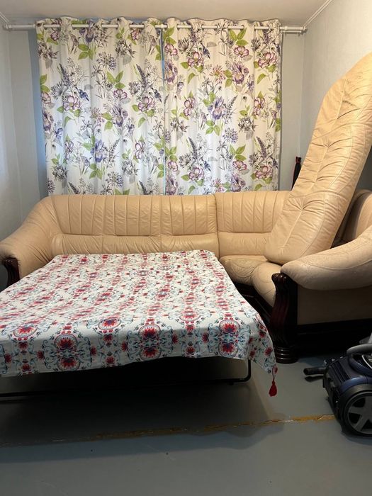Продається шкіряний диван