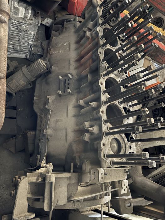 Двигуни RENAULT і Scania (на запчастини або в зборі)