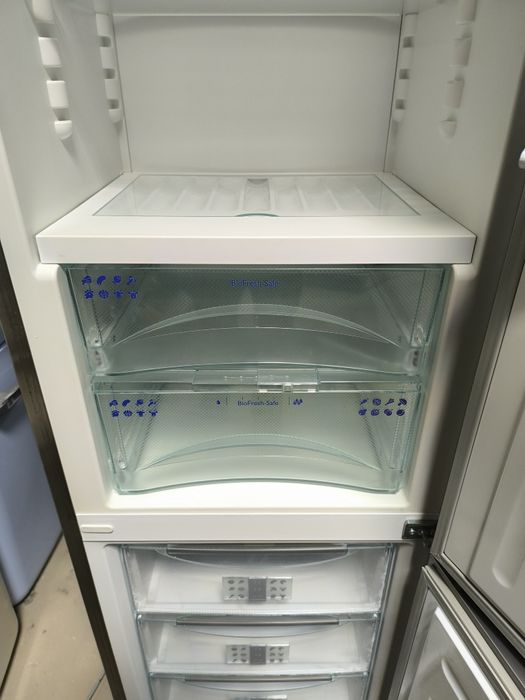 Двокамерний Холодильник Liebherr CBNPes 3756