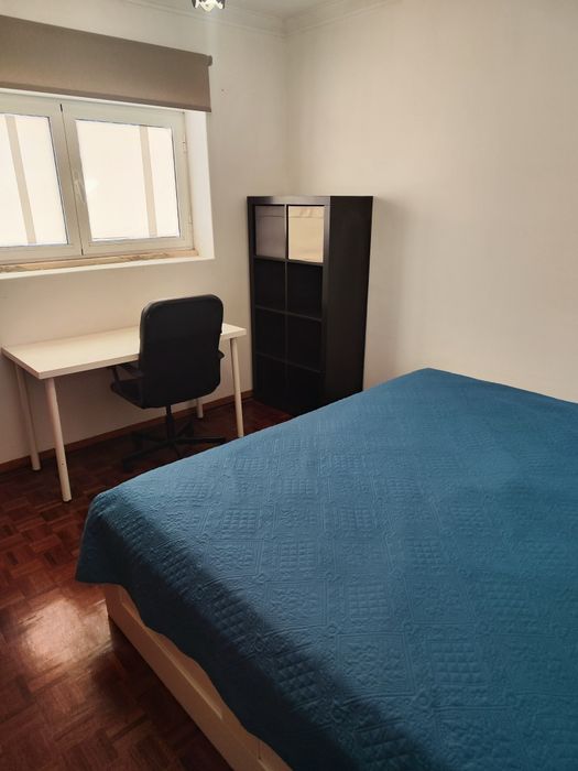 Aluguer de quarto individual feminino