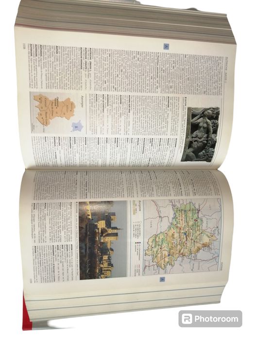 Енциклопедія LE PETITE Larousse 2001