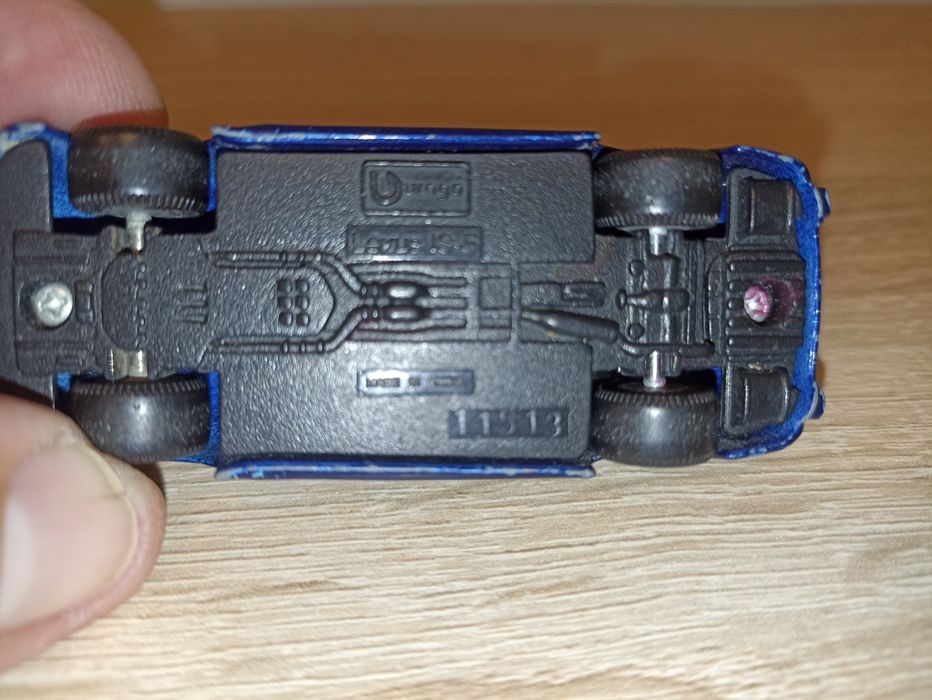 Model samochodu osobowego Lexus od bburago