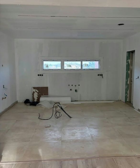 Dany Silva Construções / Remodelações, Pladour, Pintura, Impermeabilização, Pechelaria entre outros