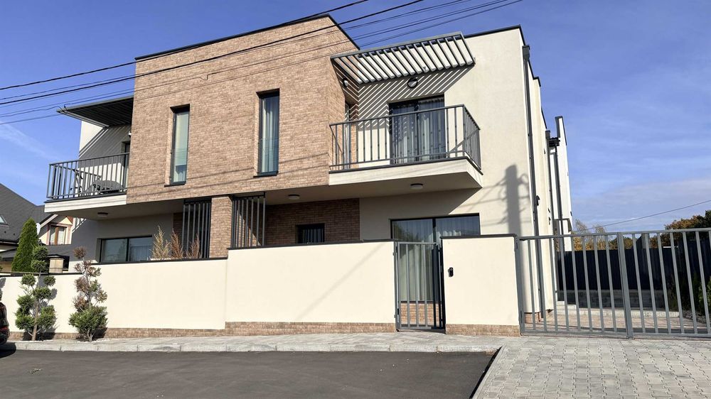 Продається сучасний котедж із ремонтом, мкрн. Червениця.